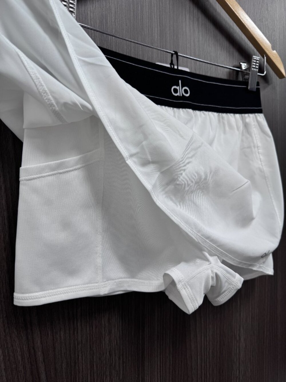 White Skirt 😘 ALO Yoga Daily/travel Match Point Tennis Skirt NWT - Picture 3 of 7